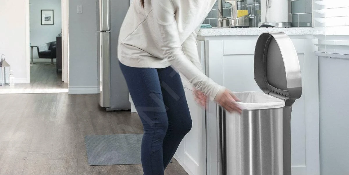 Simplehuman Poubelles - Poubelle Sans Contact Avec Commande De Mouvement , 45 L, Inox Brossé ST2009 6 Simplehuman Poubelles - Poubelle Sans Contact Avec Commande De Mouvement , 45 L, Inox Brossé ST2009 – Image 4