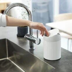 Simplehuman Poubelles - Mini Poubelle De Table, 1,5 L, Blanc CW2079 -Cuisine Articles Magasin 8dc79b50e806ad87a52e0089